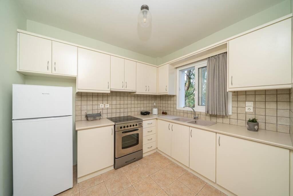 Central & Elegant Suite With Private Garden Argostoli  Exterior photo